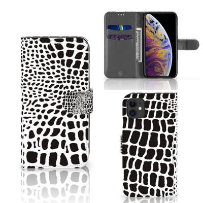 Apple iPhone 11 | Telefoonhoesje | Met pasjeshouder | Slangenprint
