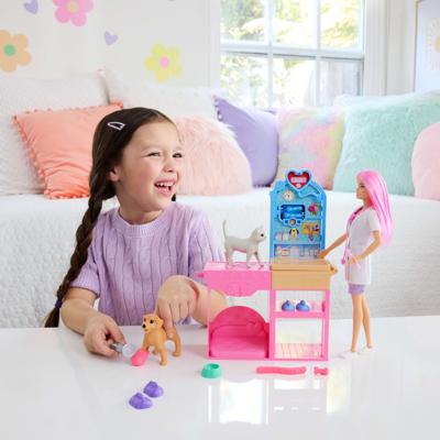 Barbie snelgips dierenkliniek pop met accessoires