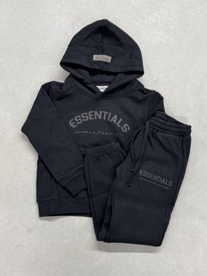 Cou7ure Essentials Basic Curve Trainingspak Kids Zwart - Maat 152 - Kleur: Zwart | Soccerfanshop