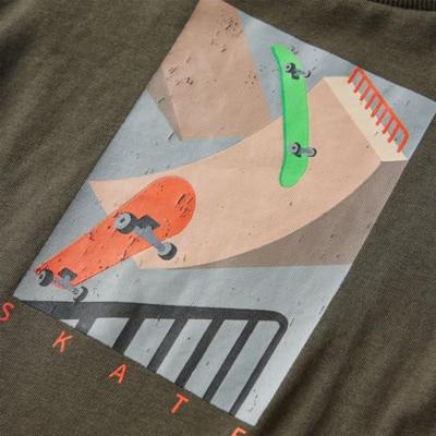 Kindershirt met lange mouwen skateboardprint 128 kakikleurig