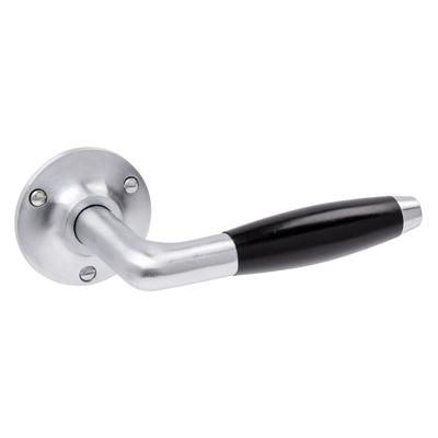 De Oude Deurklink Deurklink Klassiek geveerd in mat nikkel met rond rozet De Oude Deurklink Deurklink Klassiek geveerd in mat nikkel met rond rozet