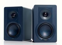 DALI KUPID Premium compacte passieve hifi-plankluidspreker, 2-weg design met 4,5 inch woofer en 1 inch tweeter, inclusief wandhouder (paar) - Chilly Blue - thumbnail