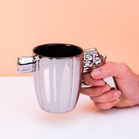 Mok met revolver - thumbnail