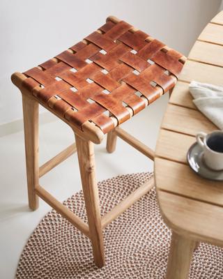 Kave Home Barkruk 'Calixta' kleur Bruin (zithoogte 67cm) Kave Home Barkruk 'Calixta' kleur Bruin (zithoogte 67cm)