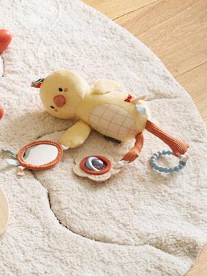 Pluchen om op te hangen activiteit geel