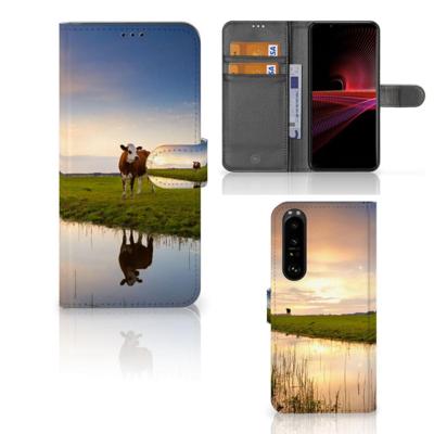 Sony Xperia 1 III | Telefoonhoesje | Met pasjeshouder | Koe Sony Xperia 1 III | Telefoonhoesje | Met pasjeshouder | Koe