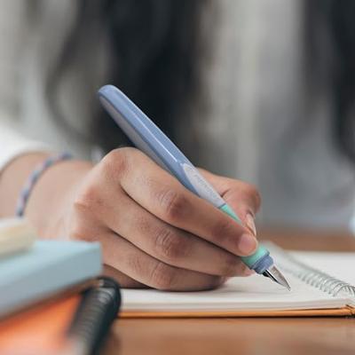 Schneider S-168212 Vulpen Ray Trend M Rechtshandig Wit/Blauw/Mint Schneider S-168212 Vulpen Ray Trend M Rechtshandig Wit/Blauw/Mint