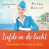 Stewardess Hannah op Ibiza - thumbnail