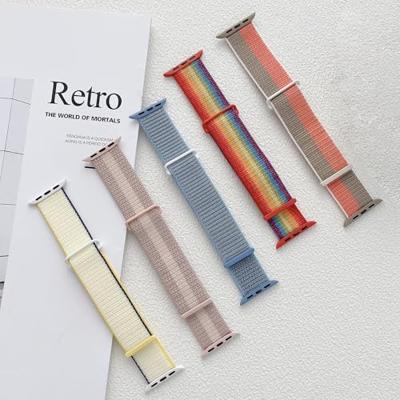 Nylon sport loop band - Lichtroze - Extra sterke klittenbandsluiting - Geschikt voor Apple Watch 38mm / 40mm / 41mm / 42mm Nylon sport loop band - Lichtroze - Extra sterke klittenbandsluiting - Geschikt voor Apple Watch 38mm / 40mm / 41mm / 42mm