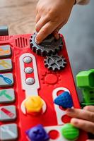 Gereedschapskoffer - KD - Mijn eerste gereedschapskoffer - 6 activiteiten en 3 spelmodi voor veilig plezier - thumbnail