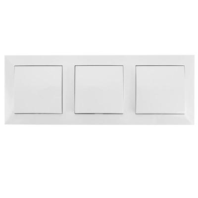 Drievoudige Wisselschakelaar met Wit Afdekraam - Inbouw