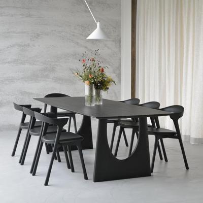 Ethnicraft Eettafel 'Geometric' Gevernist Eikenhout, 220 x 100cm, kleur Zwart