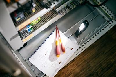 Brennenstuhl LED oplaadbare handlamp | HL 201 A | 250+70lm - 1175430020 Brennenstuhl LED oplaadbare handlamp | HL 201 A | 250+70lm - 1175430020