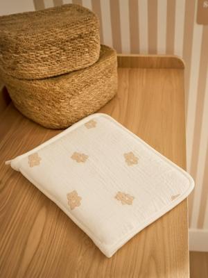 Beschermhoes voor gezondheidsboekje in katoenen gaas ecru