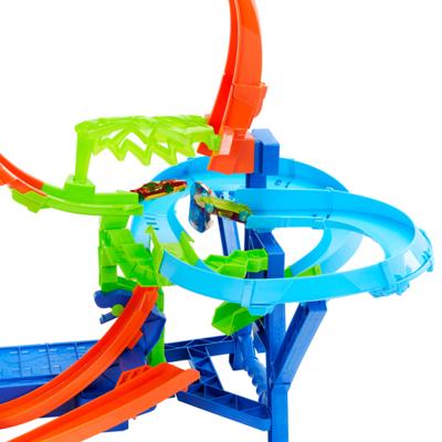 Hot Wheels stuntbanen crash in de lucht