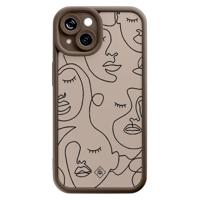 iPhone 13 bruine case - Abstract faces - thumbnail