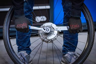 BGS technic locking insert with centering pin for 12 mm thru axles