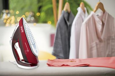 Tefal Ultragliss Anti-Calc Stoomstrijkijzer - FV4996 Tefal Ultragliss Anti-Calc Stoomstrijkijzer - FV4996