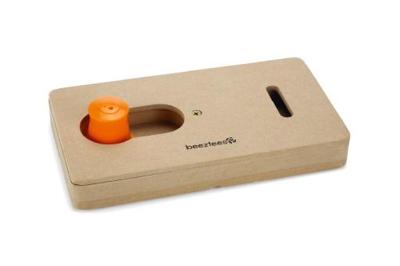 Beeztees Swinny - Hondenspeelgoed - Training - Hout - 22x12 cm Beeztees Swinny - Hondenspeelgoed - Training - Hout - 22x12 cm