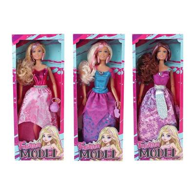 Fashion Model Pop met Avondjurk