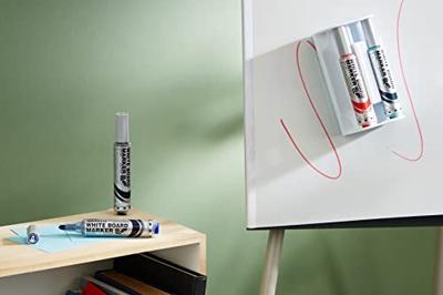 Pentel whiteboardmarker Maxiflo set van 4 stuks: blauw, rood, groen en zwart + magnetische bordwisser Pentel whiteboardmarker Maxiflo set van 4 stuks: blauw, rood, groen en zwart + magnetische bordwisser