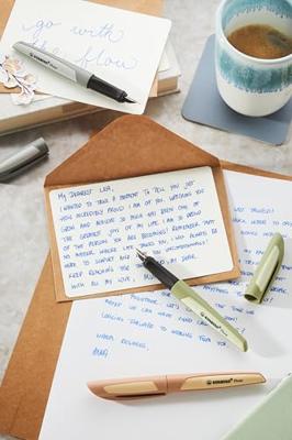 Vulpen STABILO Flow medium grijs blister à 1 stuk Vulpen STABILO Flow medium grijs blister à 1 stuk