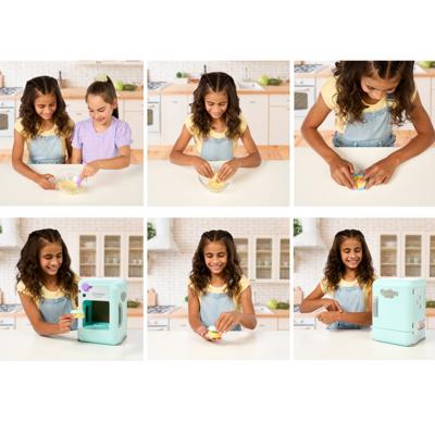 Moose Toys Cookeez makery freezy cakez