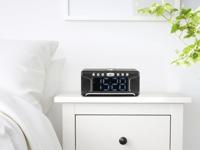 Wekkerradio met Draadloze Oplader en Dual Alarm - Digitale Wekker met FM-radio - Wit Display (HCG008Q) - thumbnail