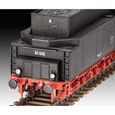 Revell 1/87 Express Locomotive BR 01 & Tender 2`2 T32
