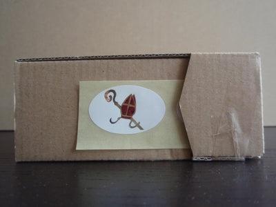 Etiket Sint/mijter wit/goud/rood ov38x24