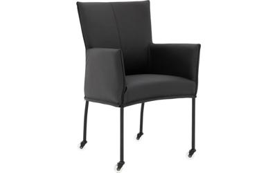 Goossens Eetkamerstoel Funk Zwarte Poten zwart leer met armleuning en met wielen, modern design