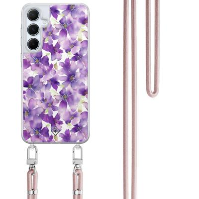 Samsung Galaxy A15 hoesje met rosegoud koord - Floral violet Samsung Galaxy A15 hoesje met rosegoud koord - Floral violet