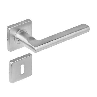 Intersteel Deurkruk Hoek 90° plat op vierkant rozet dubbel geveerd met sleutelrozetten - RVS