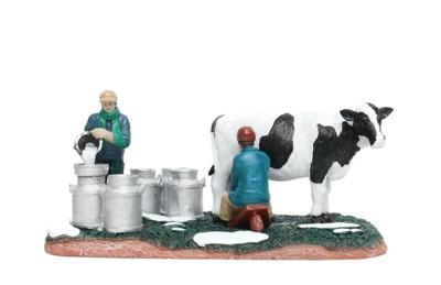 Milkfarmer with Cow and Pours Milk Polyresin 19cm Santaville - Santaville