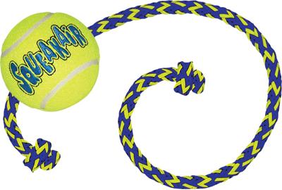 KONG SQUEAKAIR BAL MET TOUW GEEL / BLAUW 52X6,5X6,5 CM KONG SQUEAKAIR BAL MET TOUW GEEL / BLAUW 52X6,5X6,5 CM