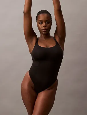 Calvin Klein corrigerend stringbody - Secure Sculpt - S - Huidkleur- Corrigerend ondergoed