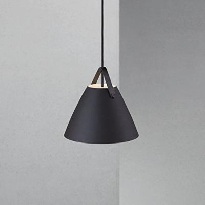 Grote zwarte hanglamp met leer &apos;Strap 27&apos; DFTP 27 cm
