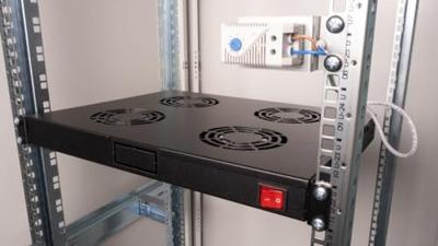 Equip EZF-4-B rack