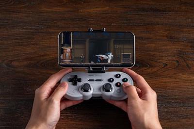 8Bitdo Mobile Gaming Clip for SN30 Pro 8Bitdo Mobile Gaming Clip for SN30 Pro