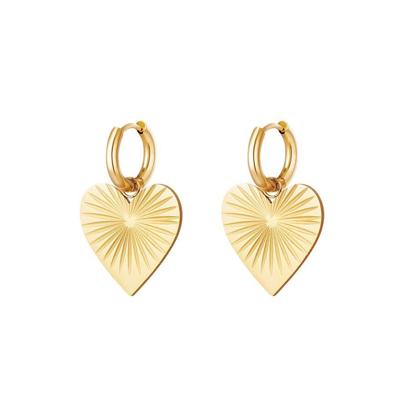 Gouden oorbellen met stralend hartje