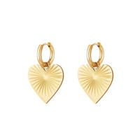 Gouden oorbellen met stralend hartje - thumbnail