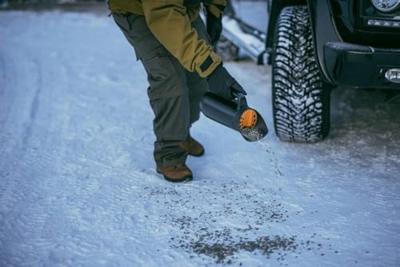 Fiskars Solid handstrooier - 1057076 - thumbnail