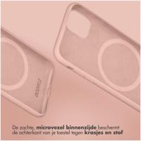 Accezz Liquid Silicone Backcover met MagSafe voor Samsung Galaxy S25 Telefoonhoesje Roze - thumbnail