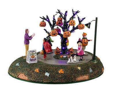 Halloweenminiatuur Trick Or Treaters Parade 18x27x23 cm - Lemax