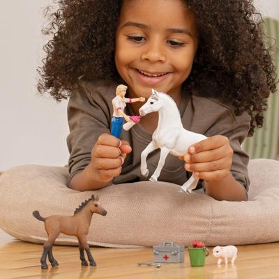 Schleich 42486 dierenarts op bezoek bij merrie en veulen