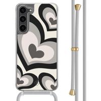 Samsung Galaxy S23 Plus hoesje met grijs koord - Hart swirl zwart - thumbnail