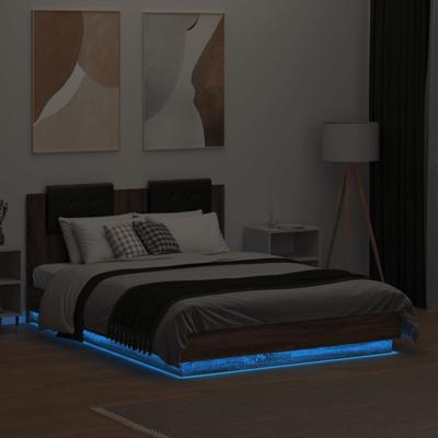 Bedframe met hoofdeinde en LED bruin eikenkleur 135x190 cm