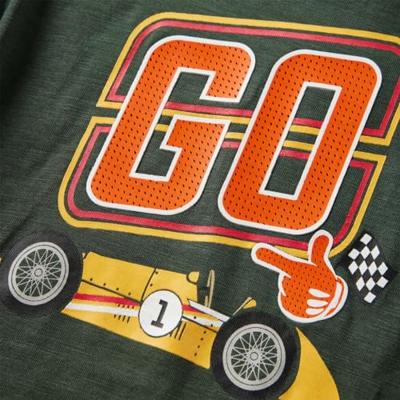 Kindershirt met lange mouwen racewagenprint 128 donkergroen