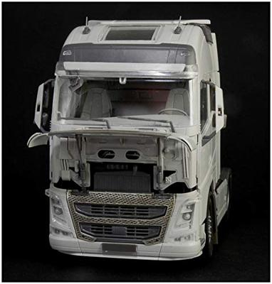 Italeri 1/24 Volvo FH16 Globetrotter XL (new molds) Italeri 1/24 Volvo FH16 Globetrotter XL (new molds)
