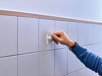 Tesa klevende spijker voor metaal en tegels 2x2kg